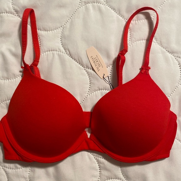 Victoria's Secret Other - 🎈 2 for $45 - NWT Victoria Secrets push-up bra size 34C